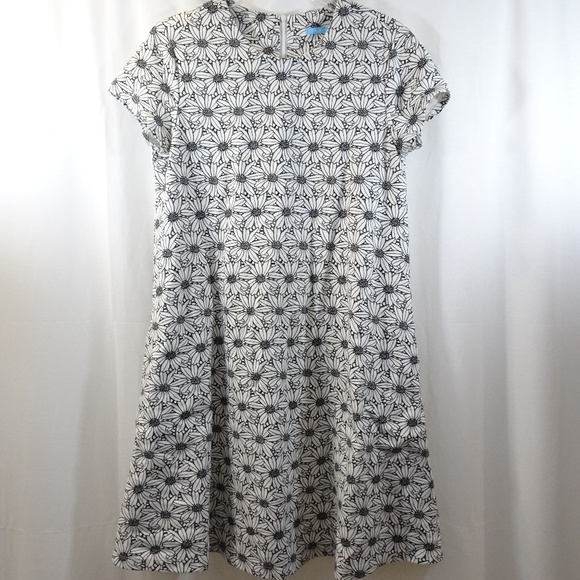 J. McLaughlin Dresses & Skirts - J MCLAUGHLIN Daisy Flower Dress Black White